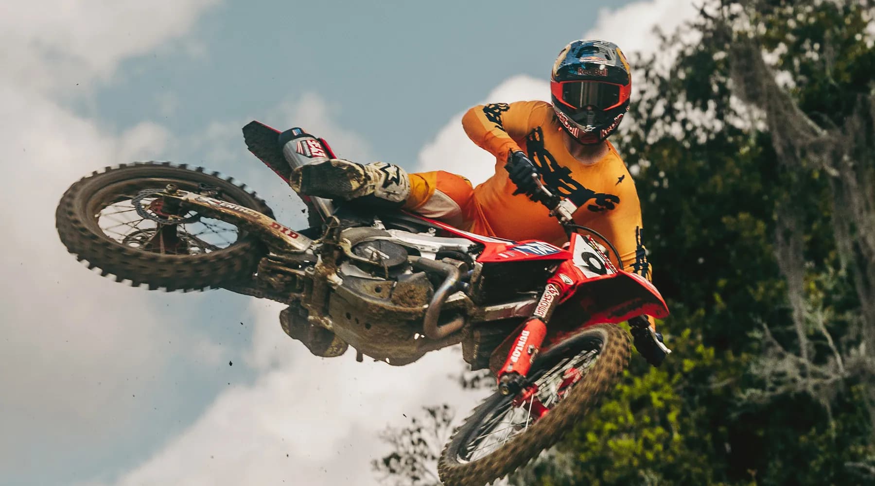 Racer Amber — Alpinestars 2027-collectie in actie