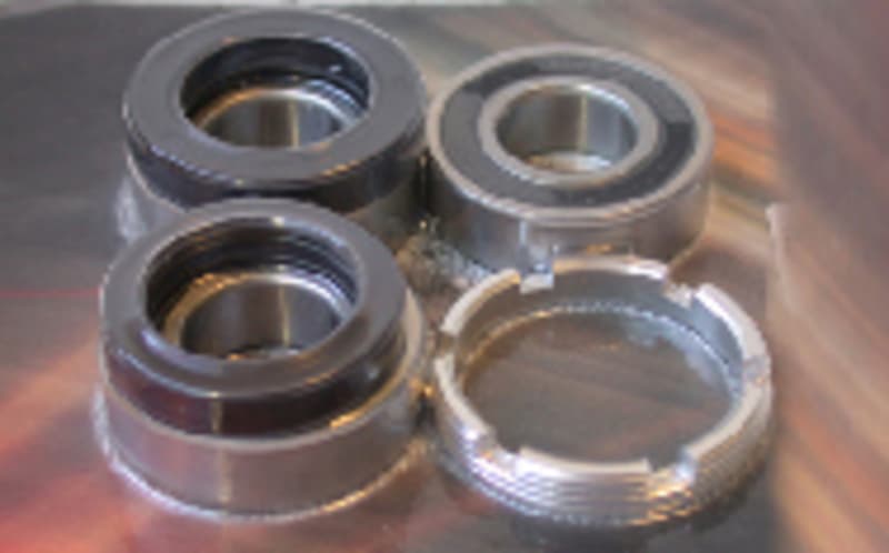 Pivot Works Achterwiel lager- en keerringset