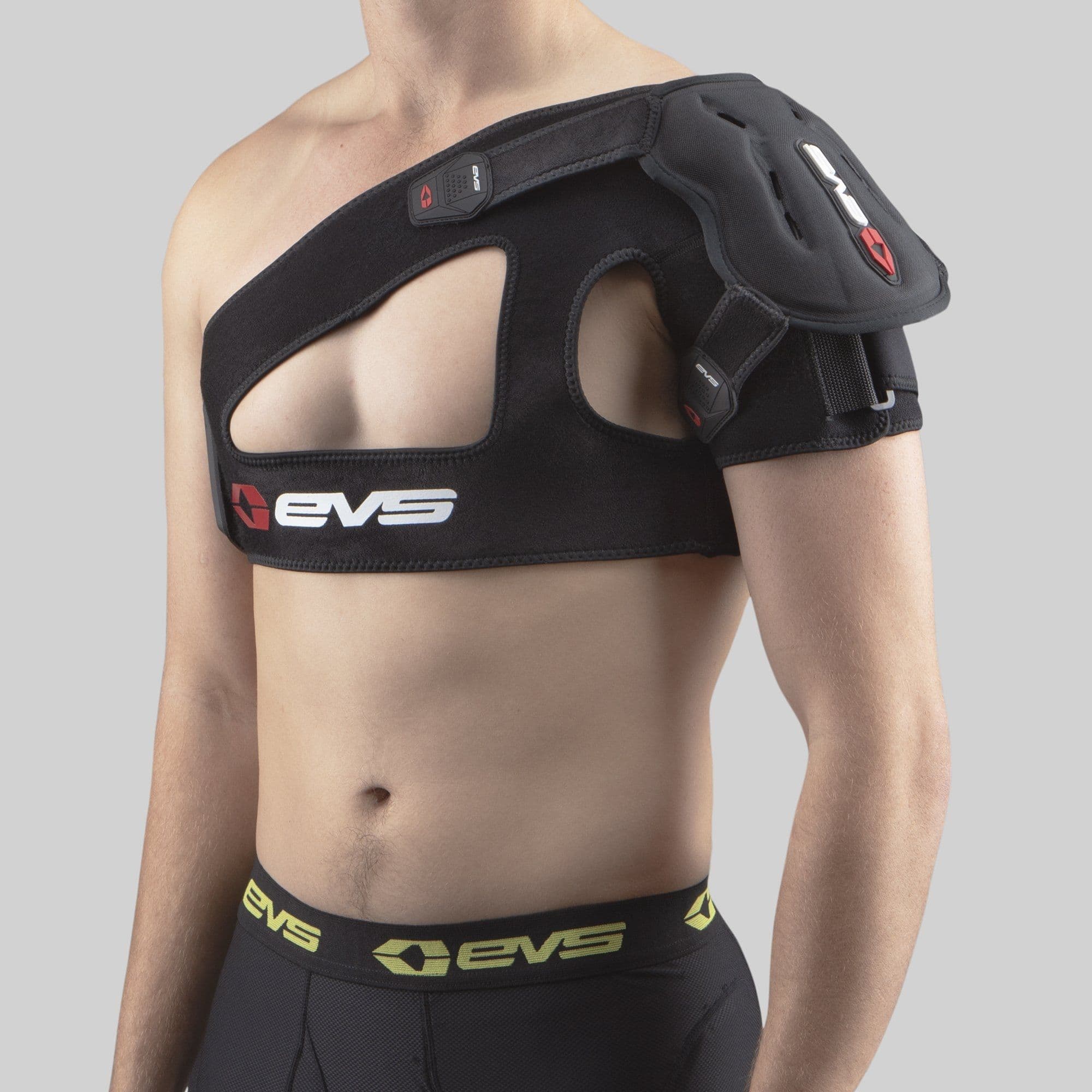 EVS SB04 Shoulder Brace Zwart