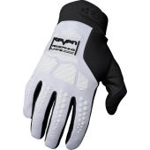 Seven Glove Rival Ascent White Black